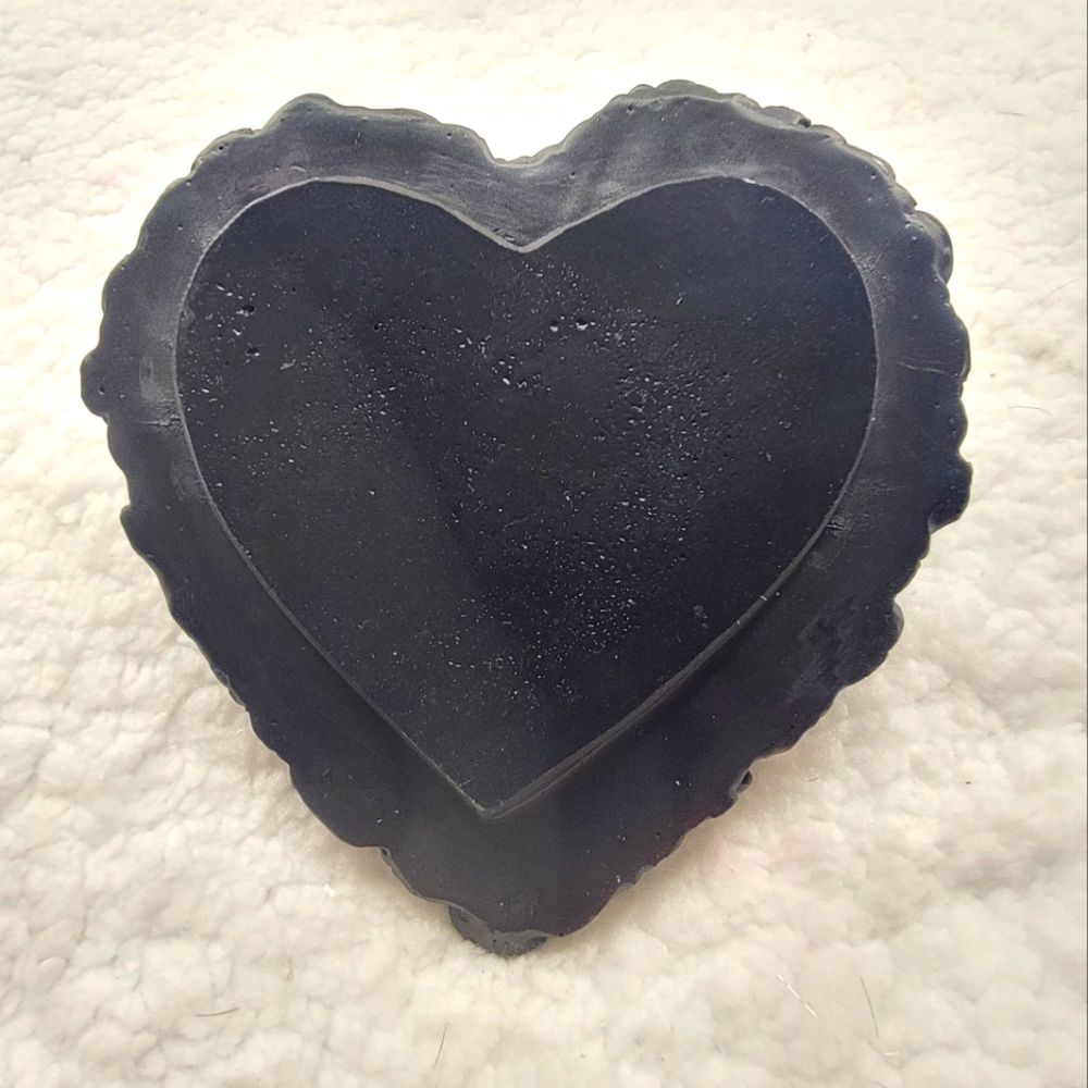 Skull & Roses Resin Trinket Box! - Picture 6 of 9